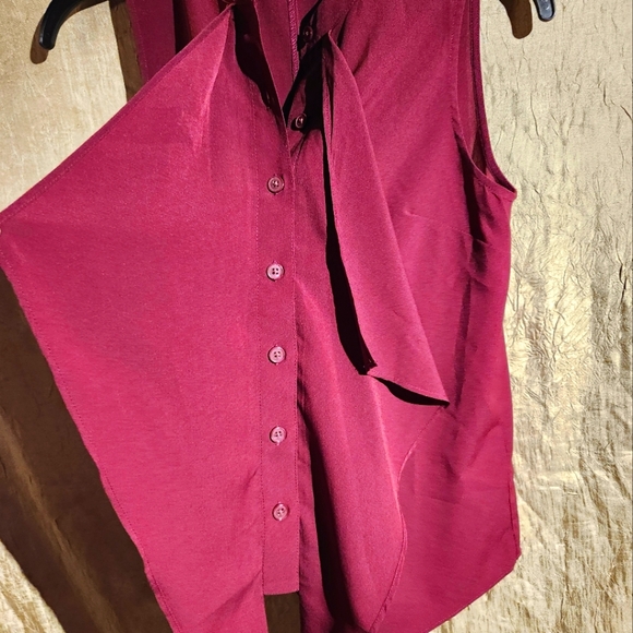 27. Banana Republic Button Down - Picture 5 of 6